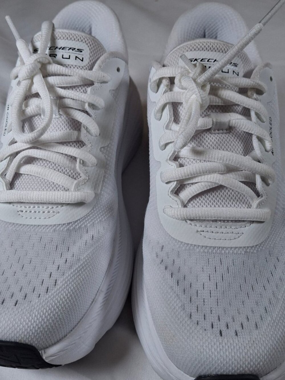 Skechers Slip-ins SKX Women’s Size 6.5 White Athletic Sneakers Shoes